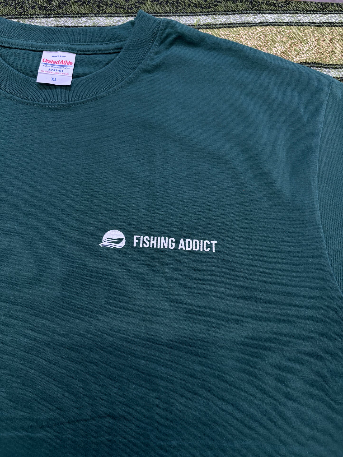 "Gone fishing"6.2ozプレミアムTシャツ