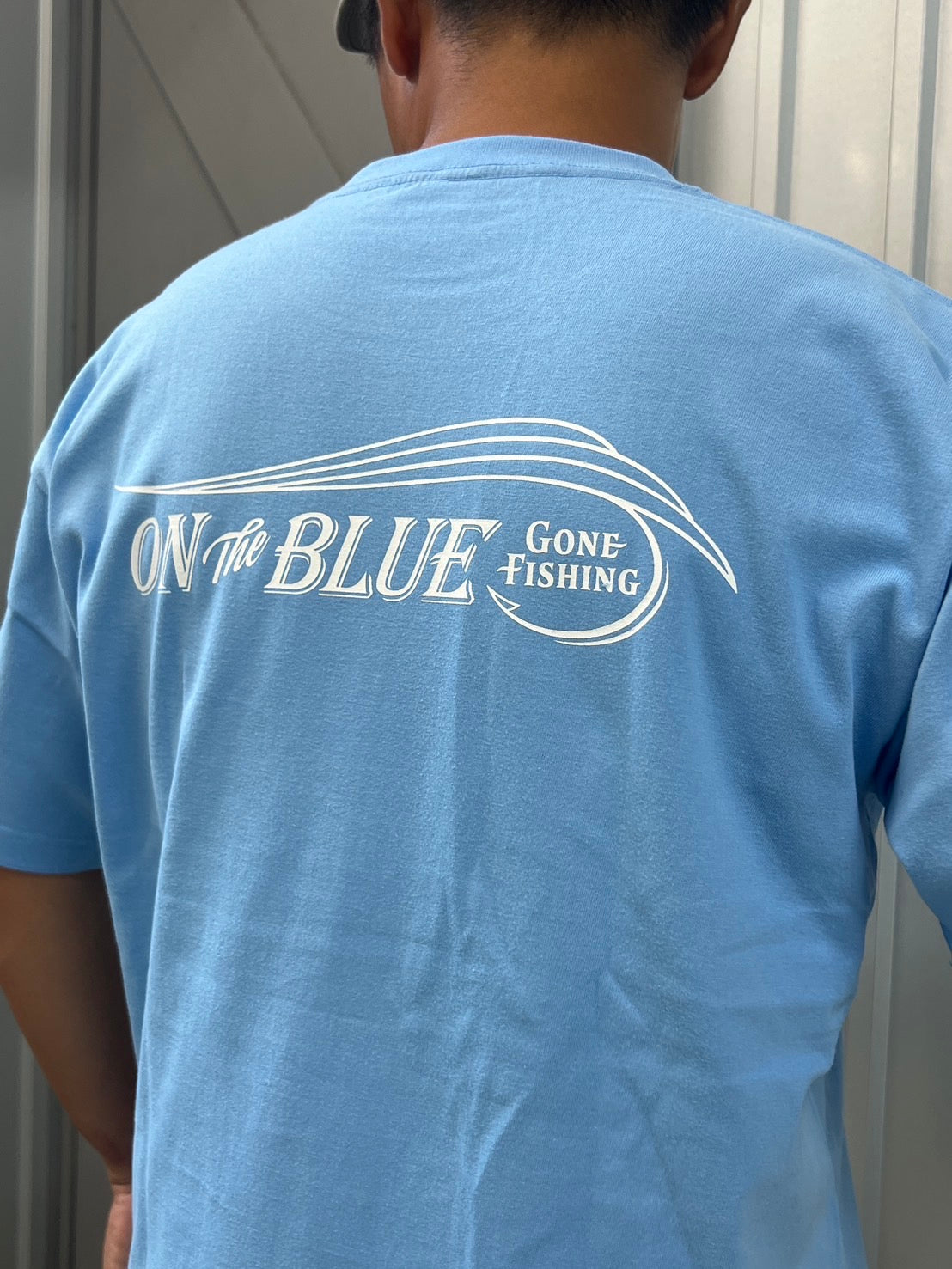 "Gone fishing"6.2ozプレミアムTシャツ