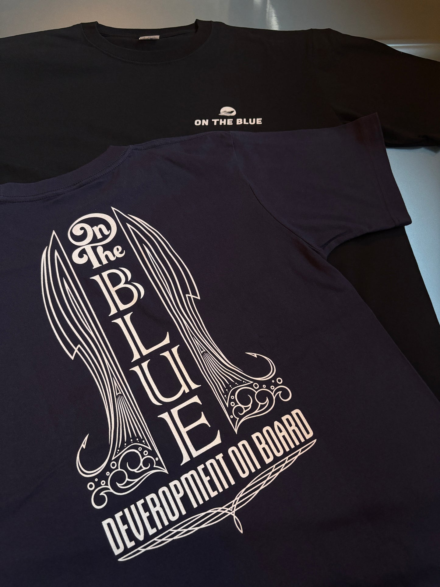 "DEVEROPMENT ON BOARD"6.2ozプレミアムTシャツ